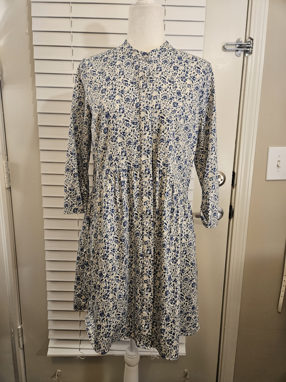 Tuckernuck Blue Ditsy Floral Royal Shirt Dress Size Small